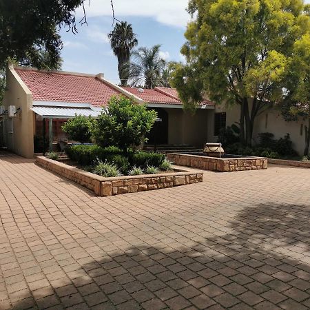 Gluckman Drive Guesthouse Welkom Exterior foto
